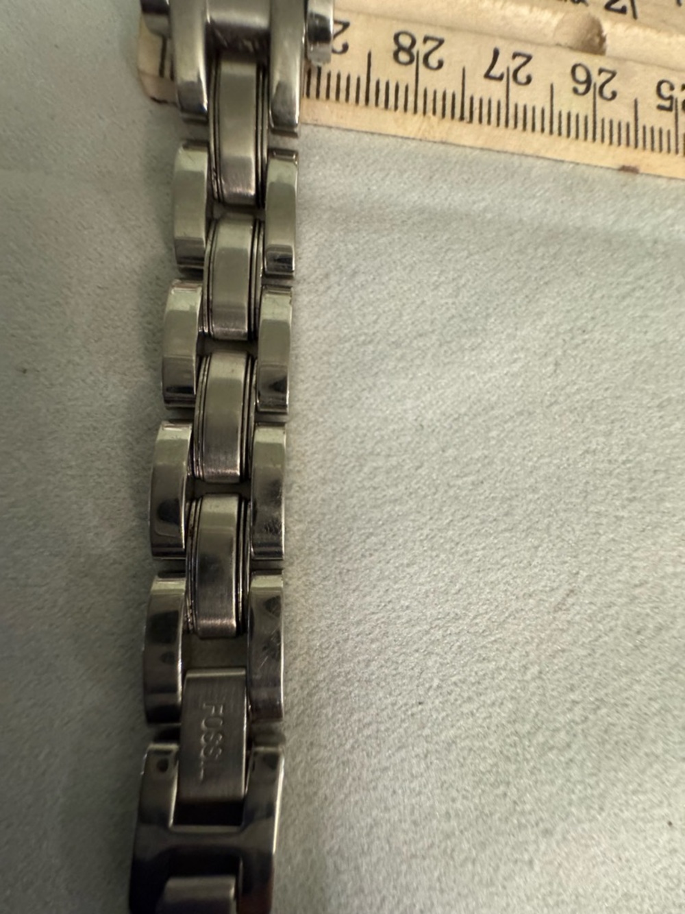 Fossil Silver-Tone Rectangular Bracelet Watch New Battery. Works - Picture 9 of 15